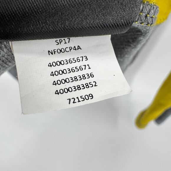 The North Face 1/2 Zip Mens Medium Gray Yellow Pullover Gorpcore Outdoor Layer - Picture 6 of 7